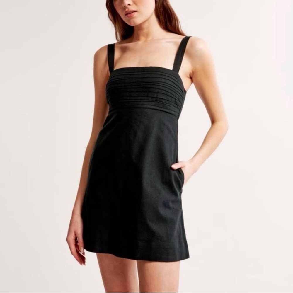 Abercrombie & Fitch Black Square-Neck Mini Dress with Straps